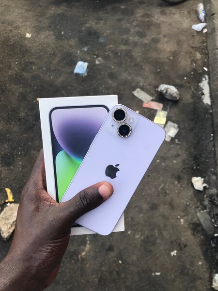 iPhone 14 simple