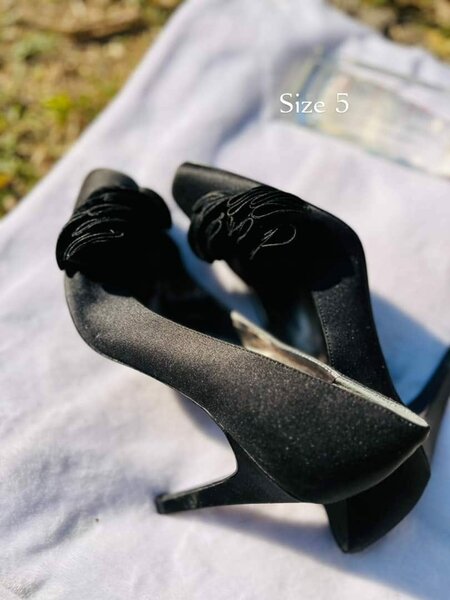 Women's shoes