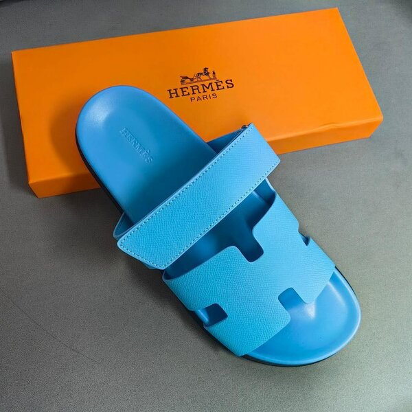 DISPONIBLE