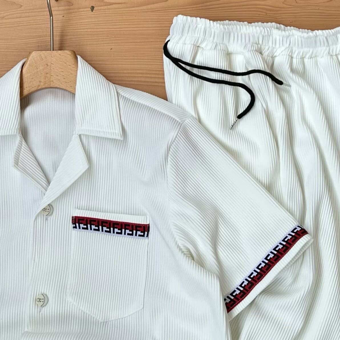 CLASSIC OUTWEAR