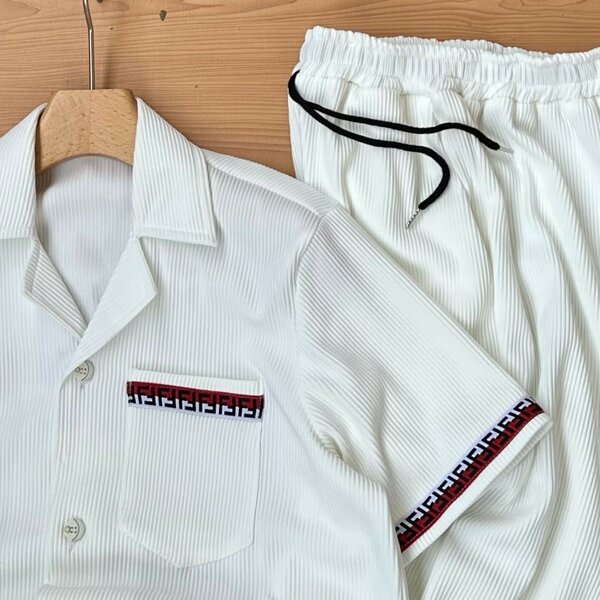 CLASSIC OUTWEAR