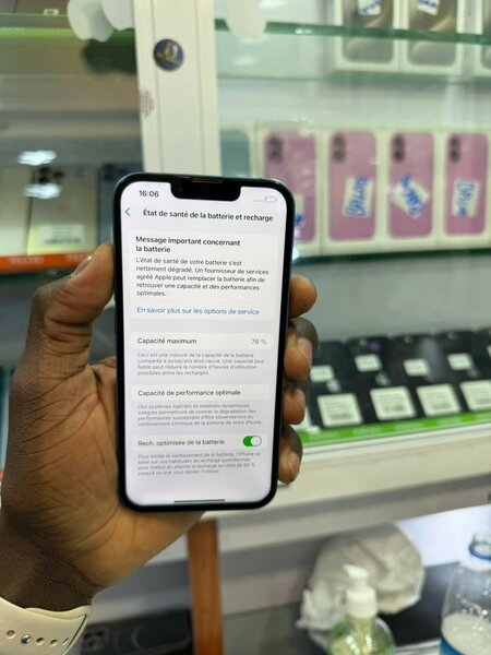 iPhone 13 128go quasi neuf