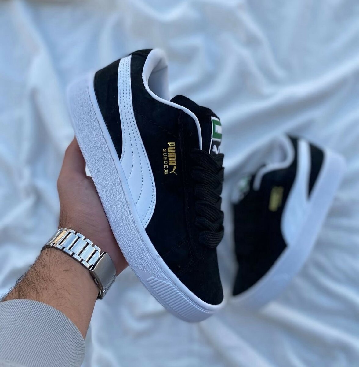 Baskets noires en suède