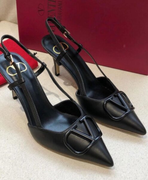 Shoe sandal heel