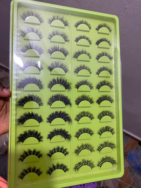 Strip lashes