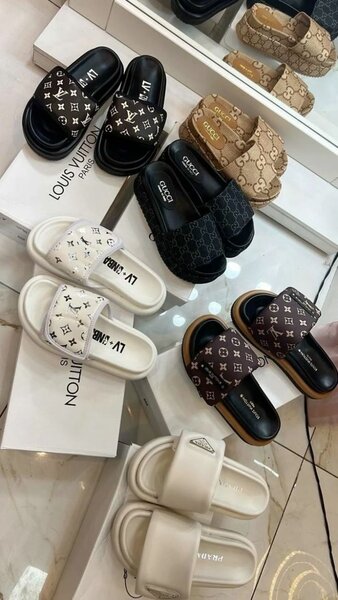 Women's slippers