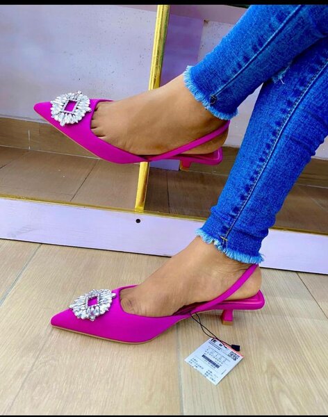 Kitten heels