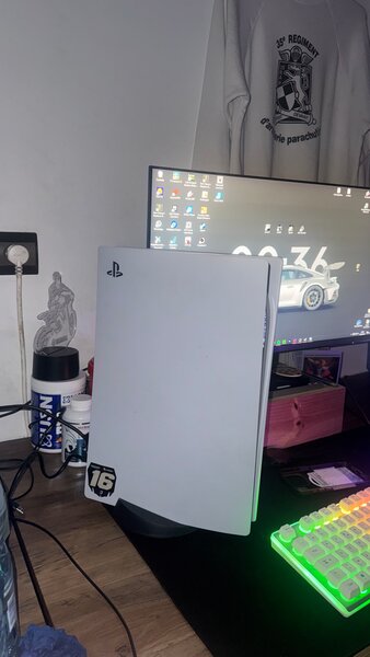 PS5 et 1 manette