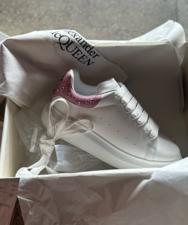 chic sneakers