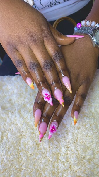 Acrylics nails