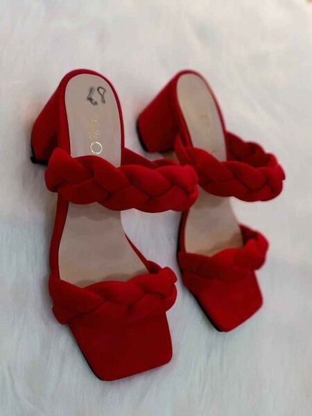 Ladies slippers