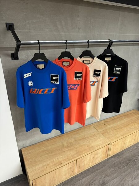 Mens top