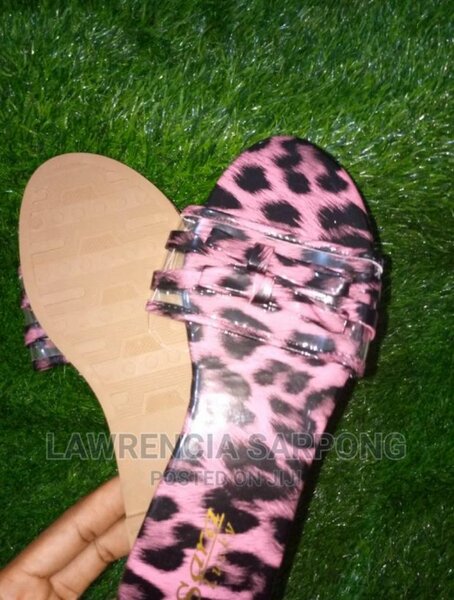Ladies slippers