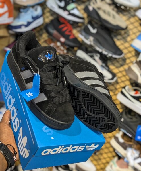 Adidas campus
