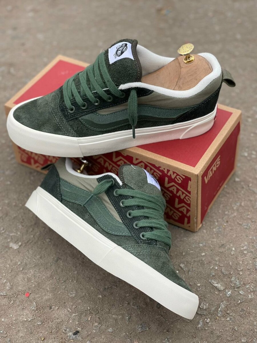 VANS KNU SKOOL