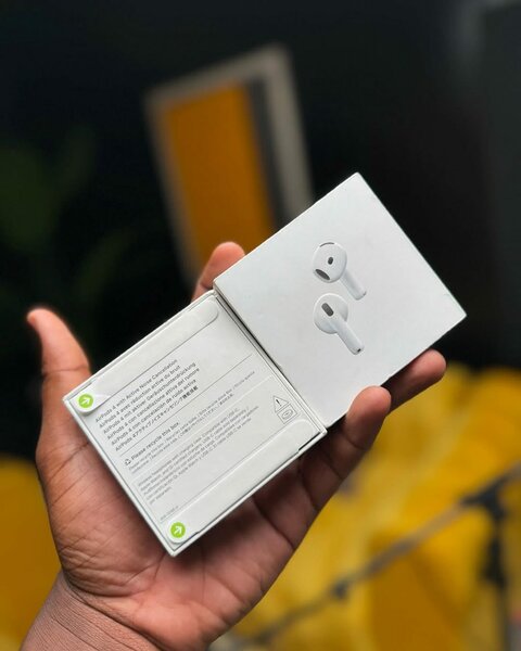 AirPod 4