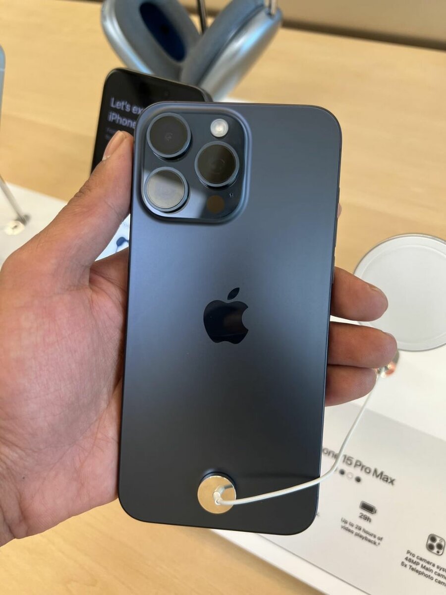 iPhone 15