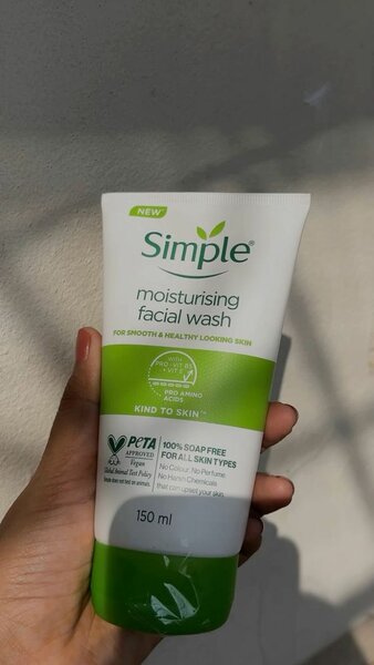 Gel Nettoyant Hydratant Simple