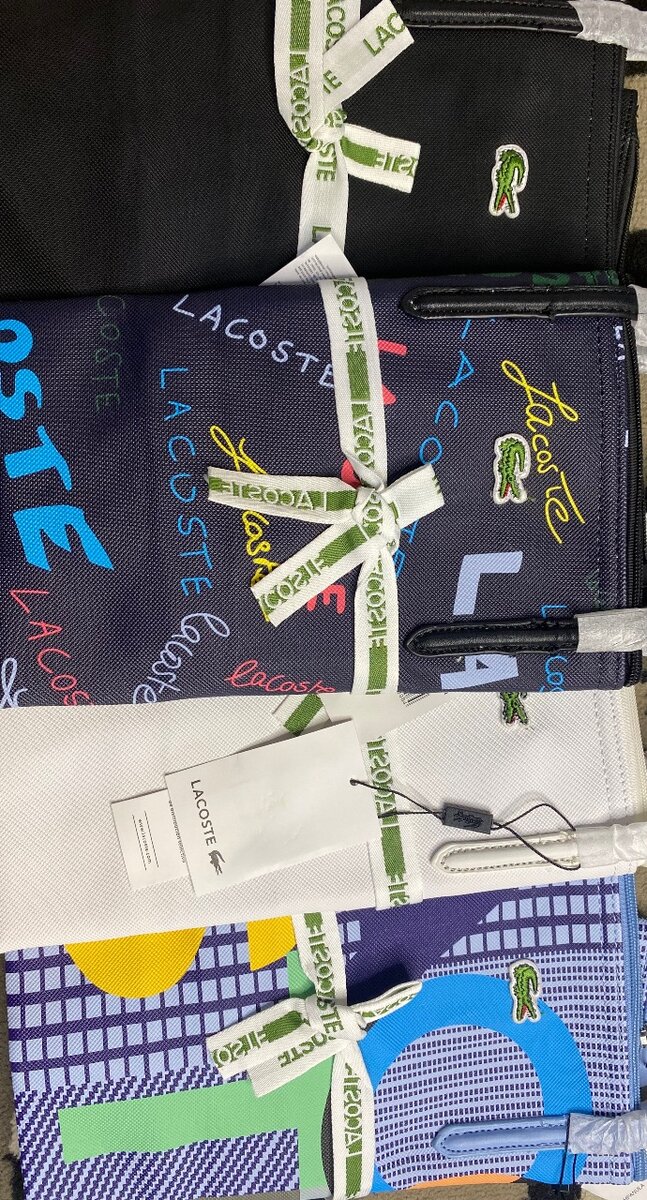 Sacs en toile Lacoste colorés
