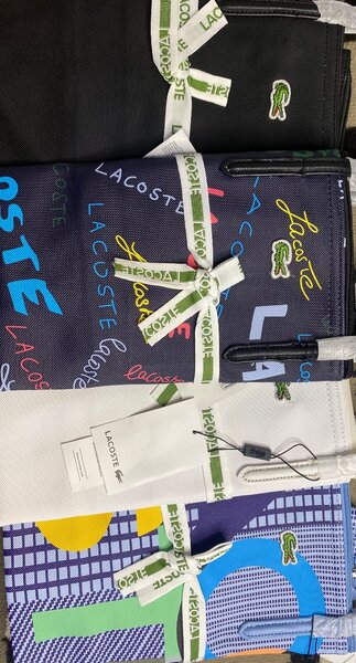 Sacs en toile Lacoste colorés