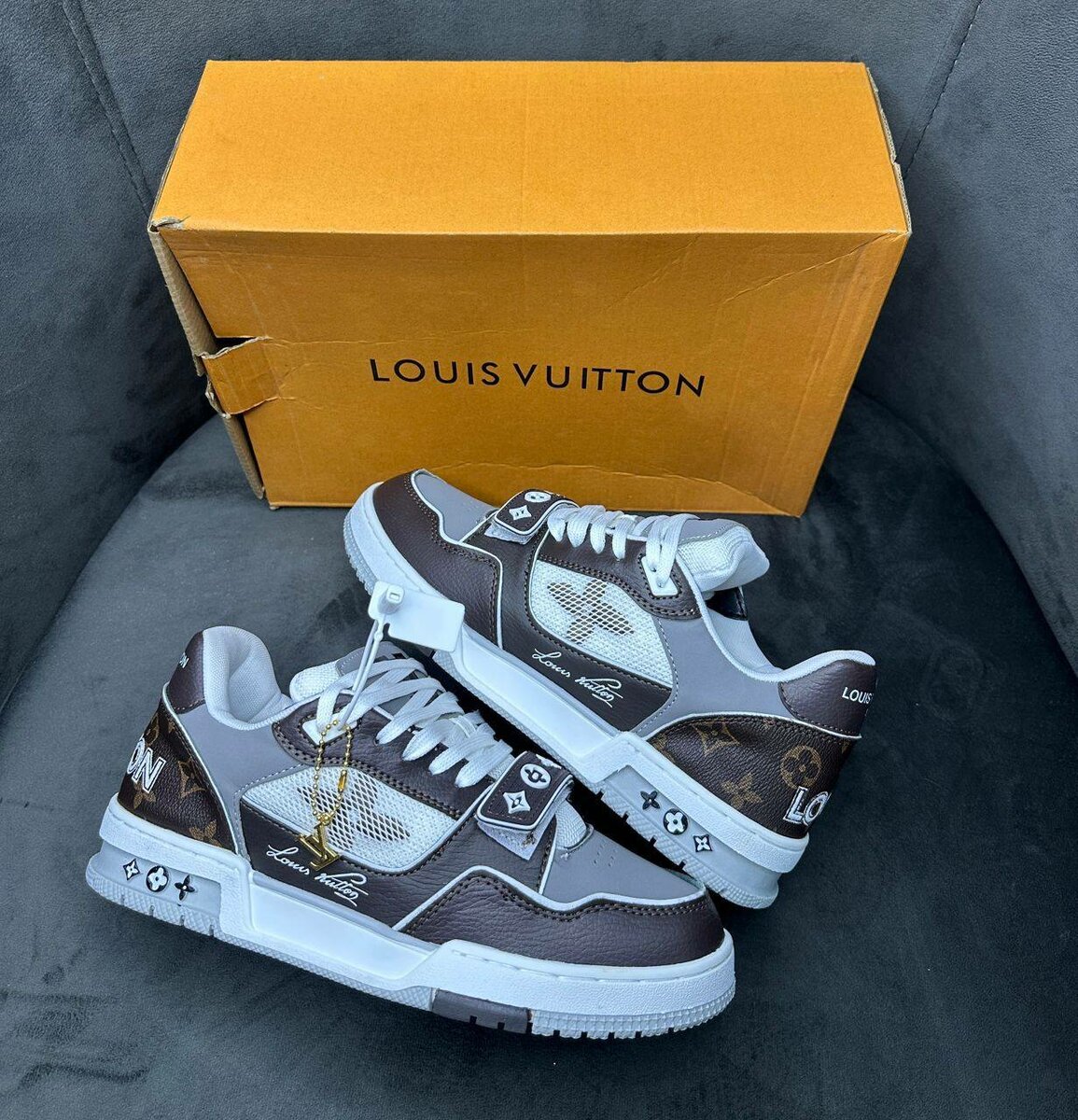 Magnifique chaussure louis Vuitton
