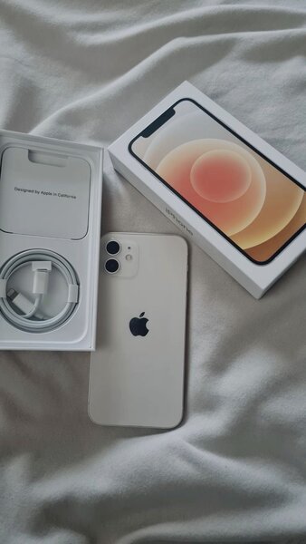 iPhone 12 64 Go