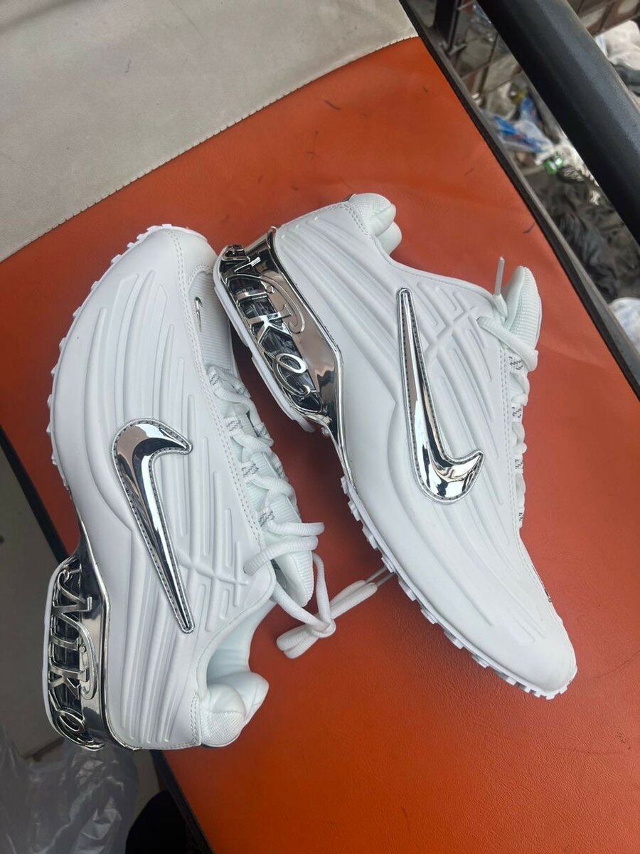 NIKE AIRMAX CLASSIC