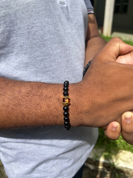 Bracelet élégant en perles noires