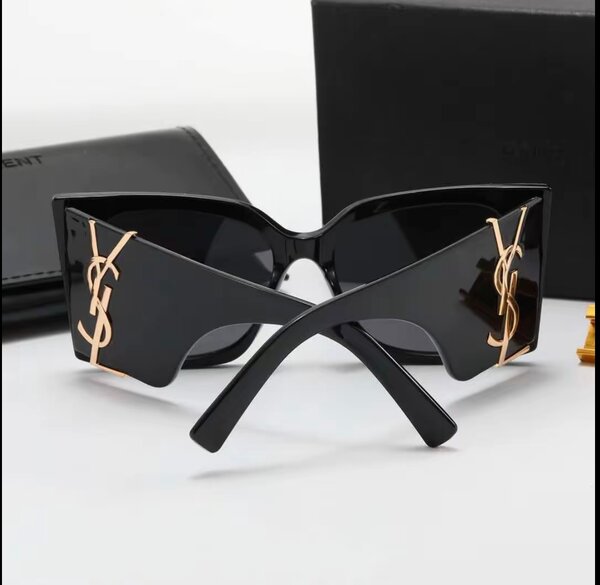Lunettes de soleil glamour
