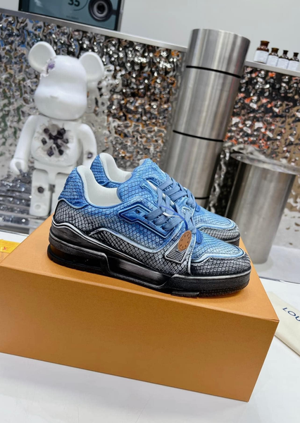 women's sneakers