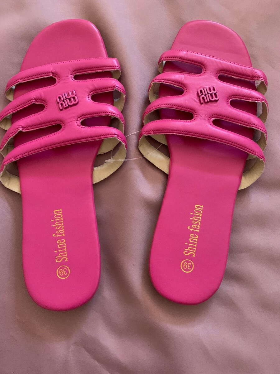 Ladies slippers