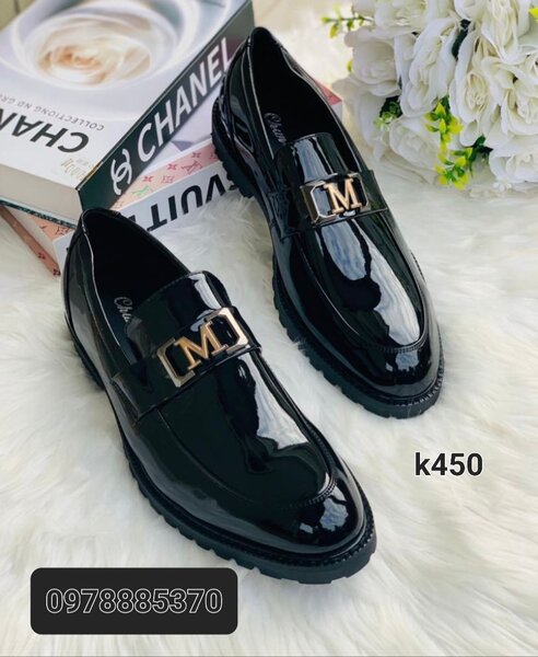 Moccusin shoes