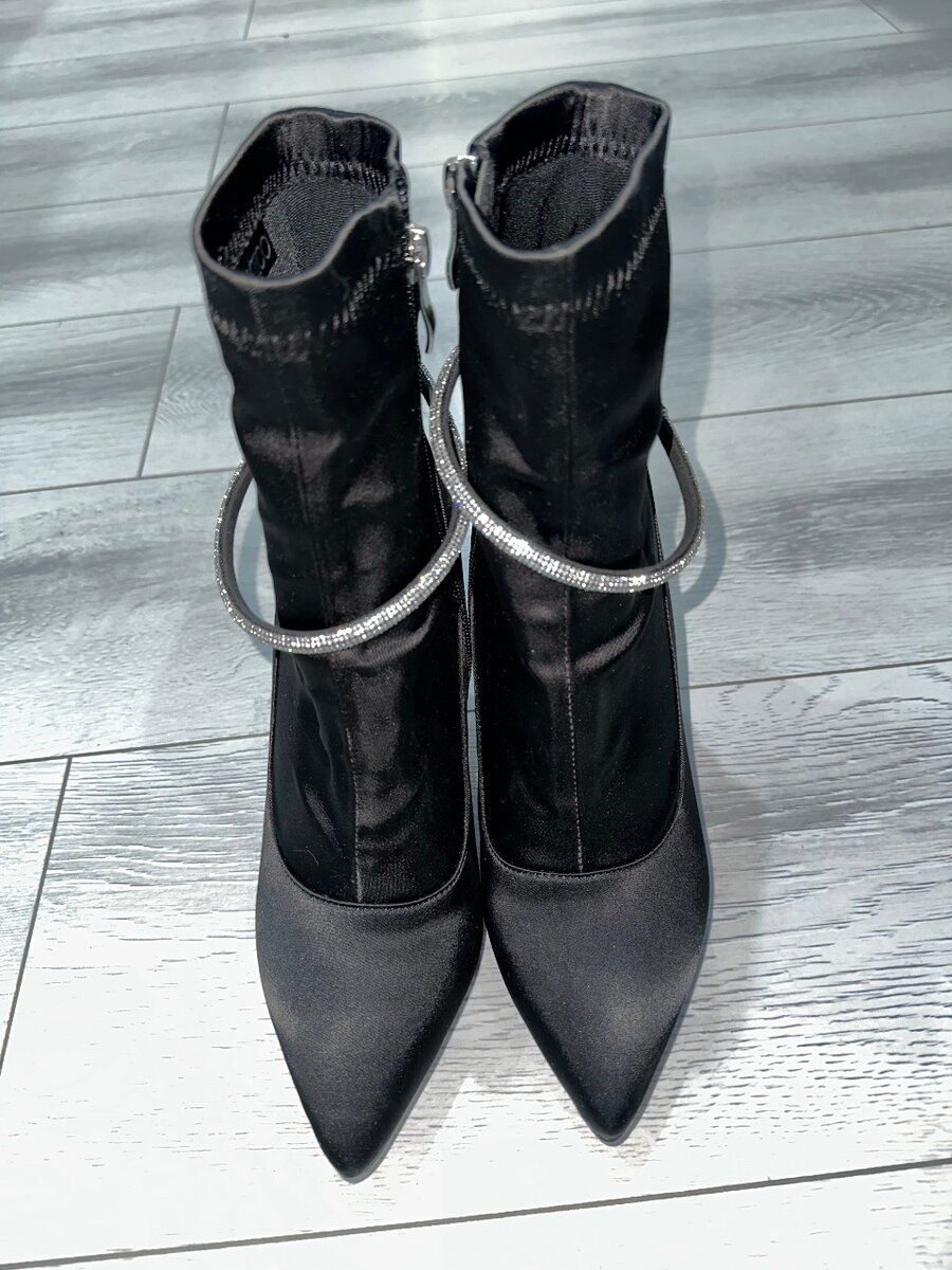 Jimmy Choo