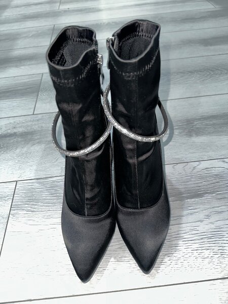 Jimmy Choo