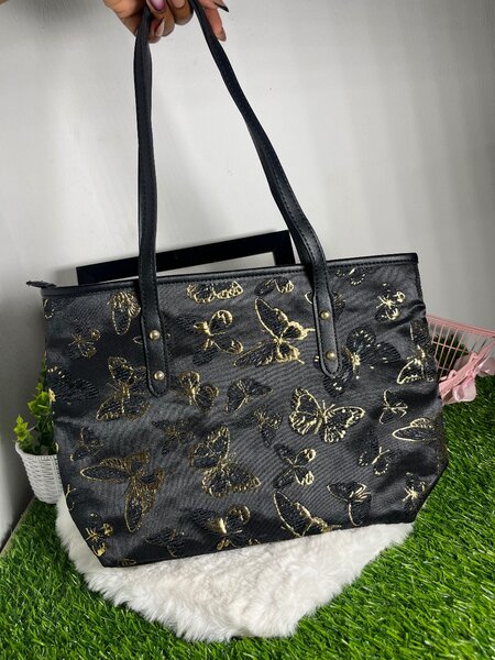 Hand bag