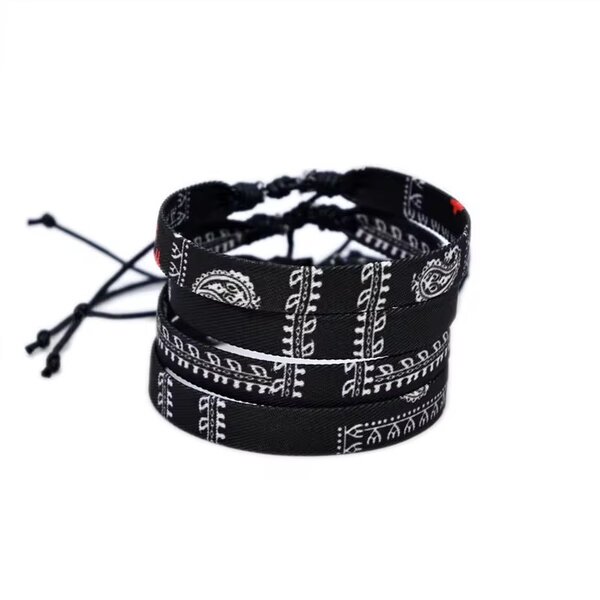 Bracelet en tissu multicolore