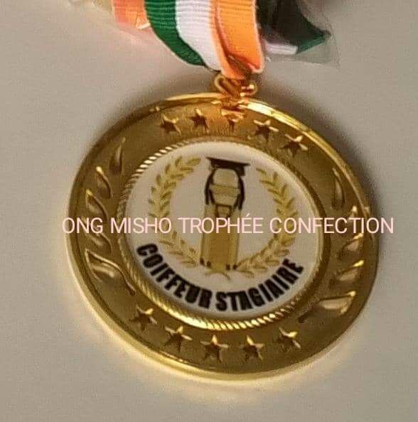 MÉDAILLE