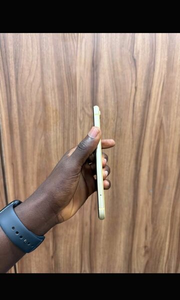 iPhone XR Jaune 64 Go Débloqué