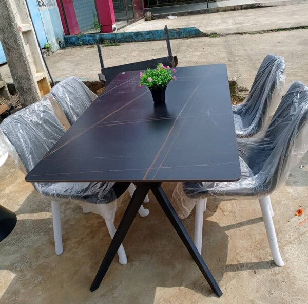 Table à manger moderne