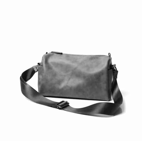 MESSENGER BAG