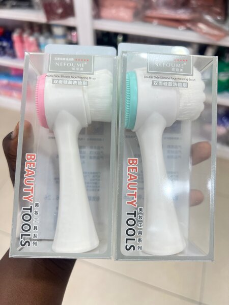Face brush