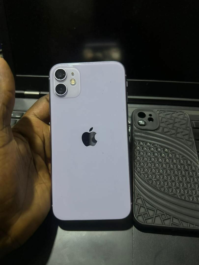 Iphone 11 , 128gig