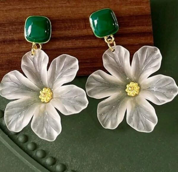 Floral drop earings