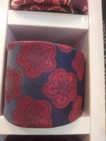 Flying ties