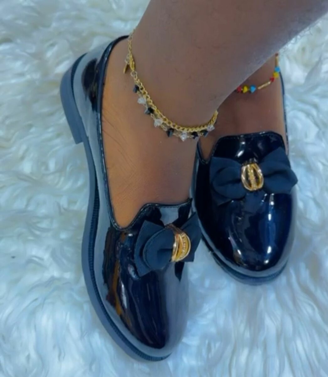 Ladies shoes