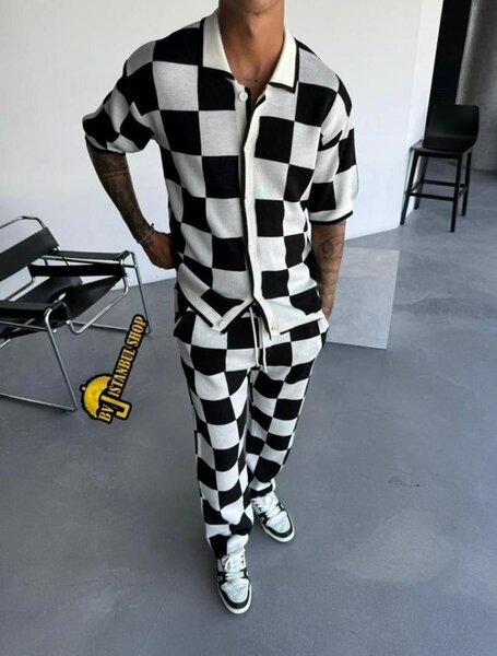 Ensemble de vêtements rayé