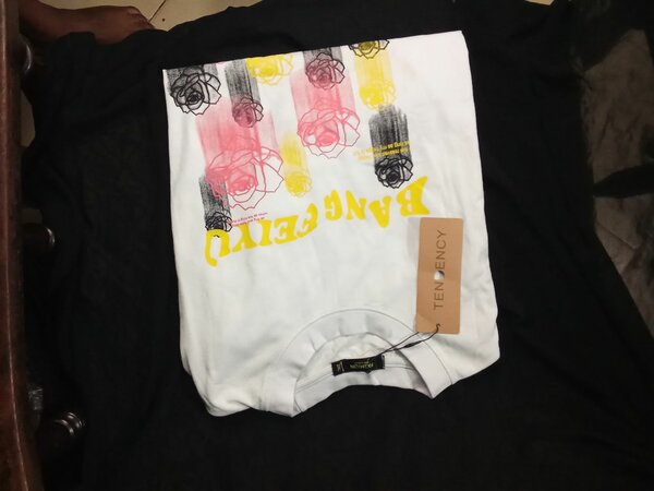 T-Shirt Blanche Graphique Tendance