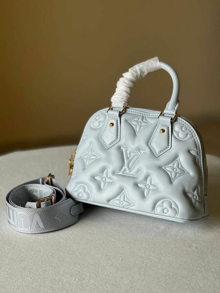 LV PURSE