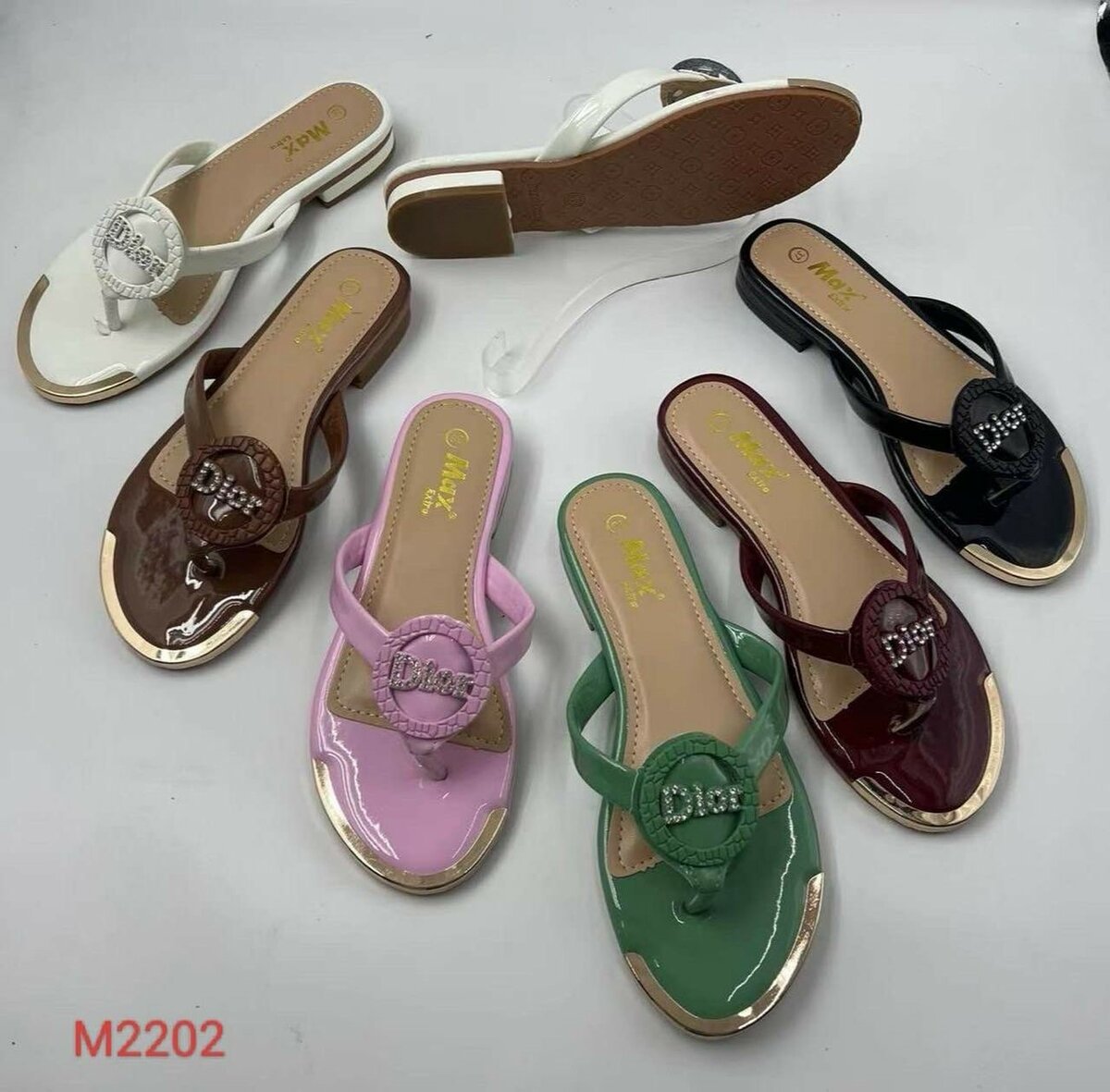 Ladies slippers