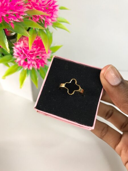 Ladies rings
